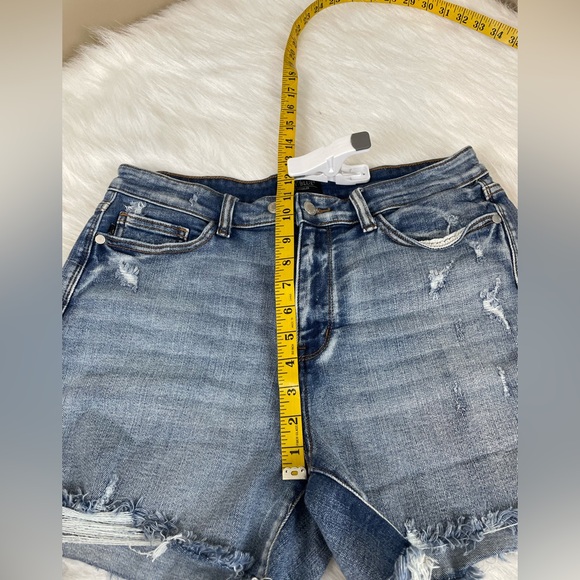 Judy Blue Samantha High Rise adjustable waist cut off Shorts XL - Picture 9 of 12